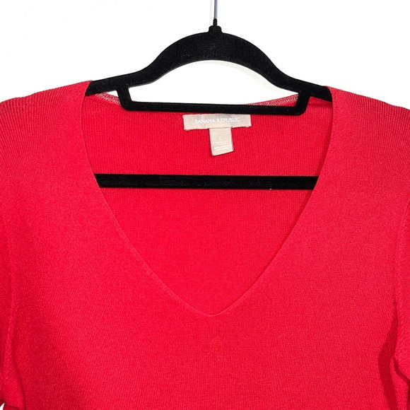 Banana Republic V-neck Sweater Bright Red Fitted Pullover Cozy Large Women’s - Picture 2 of 9